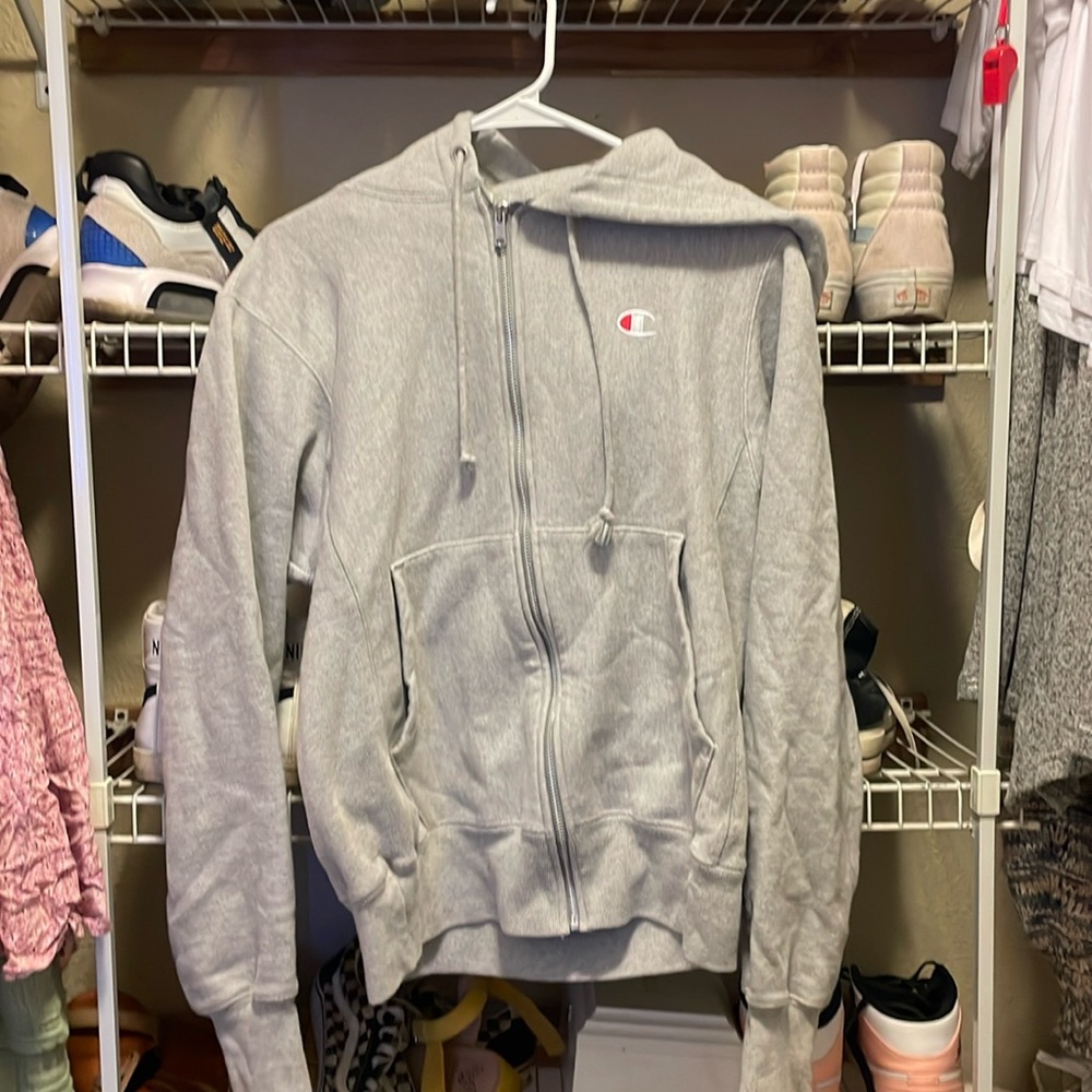 Small Men’s champion full zip.